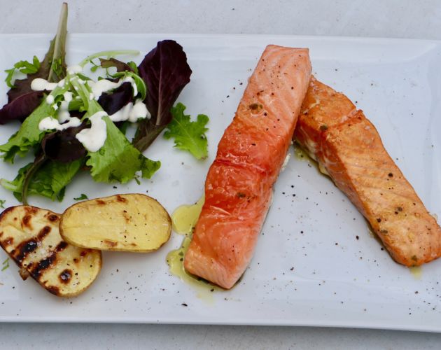 Le saumon à l’unilatéral en deux cuissons au barbecue d'Eddy