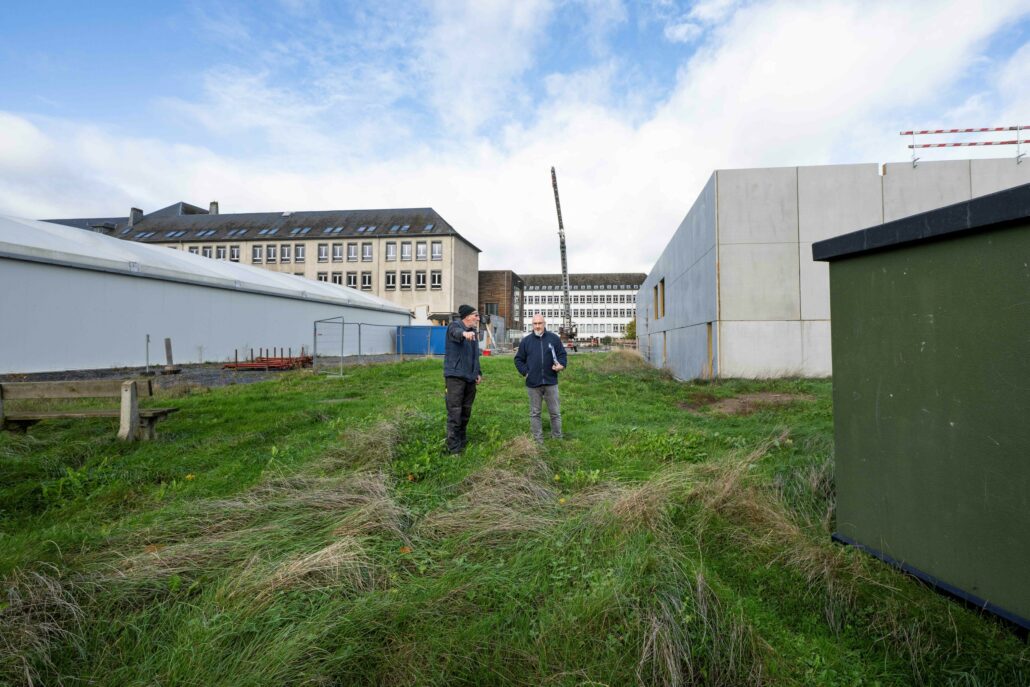 J_F_DEGEMBES-77_lowdef