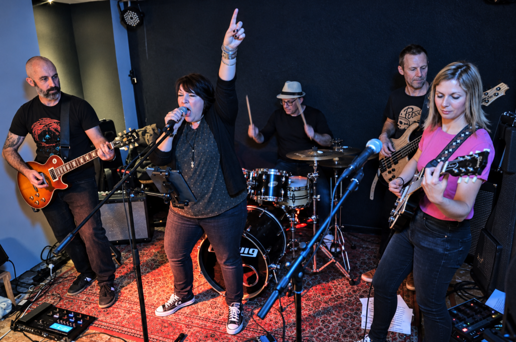 Répétition-rock-dans-une-petite-salle